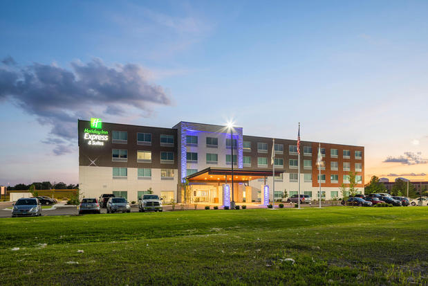Images Holiday Inn Express & Suites Bourbonnais East - Bradley by IHG