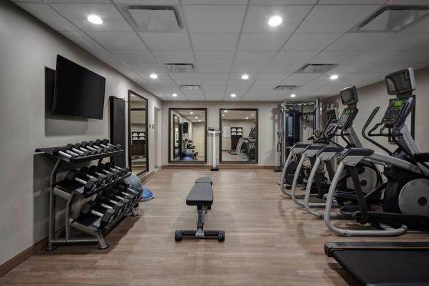 Images Staybridge Suites Southgate – Detroit Area by IHG