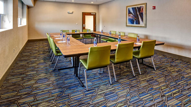 Images Holiday Inn Express Louisville Airport Expo Center by IHG