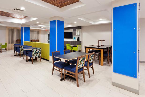 Images Holiday Inn Express & Suites Dothan North, an IHG Hotel