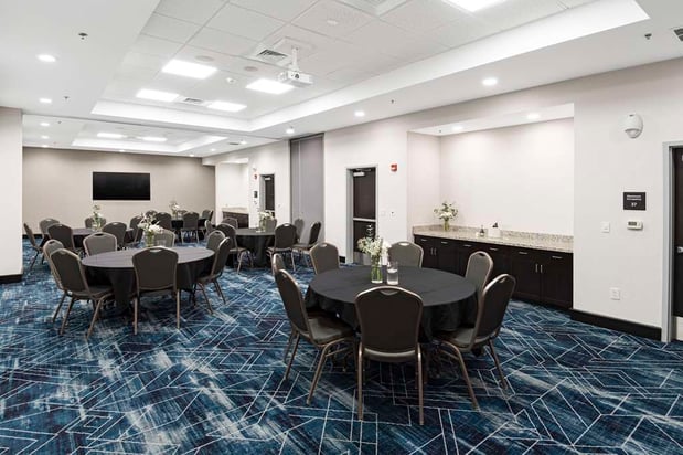 Images Hampton Inn & Suites Raleigh Downtown