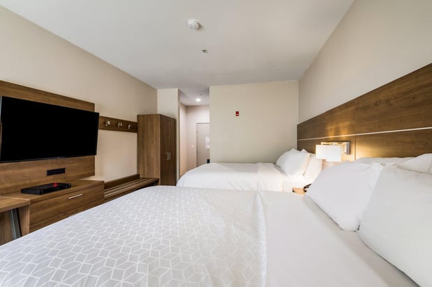 Images Holiday Inn Express & Suites Columbus by IHG