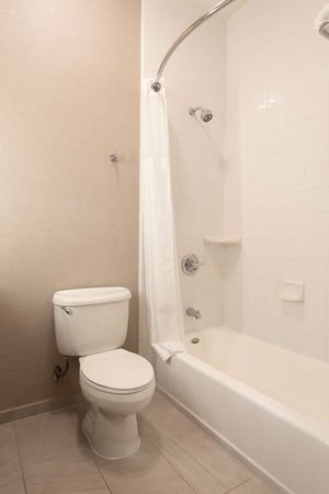 Images Hilton Garden Inn Calabasas