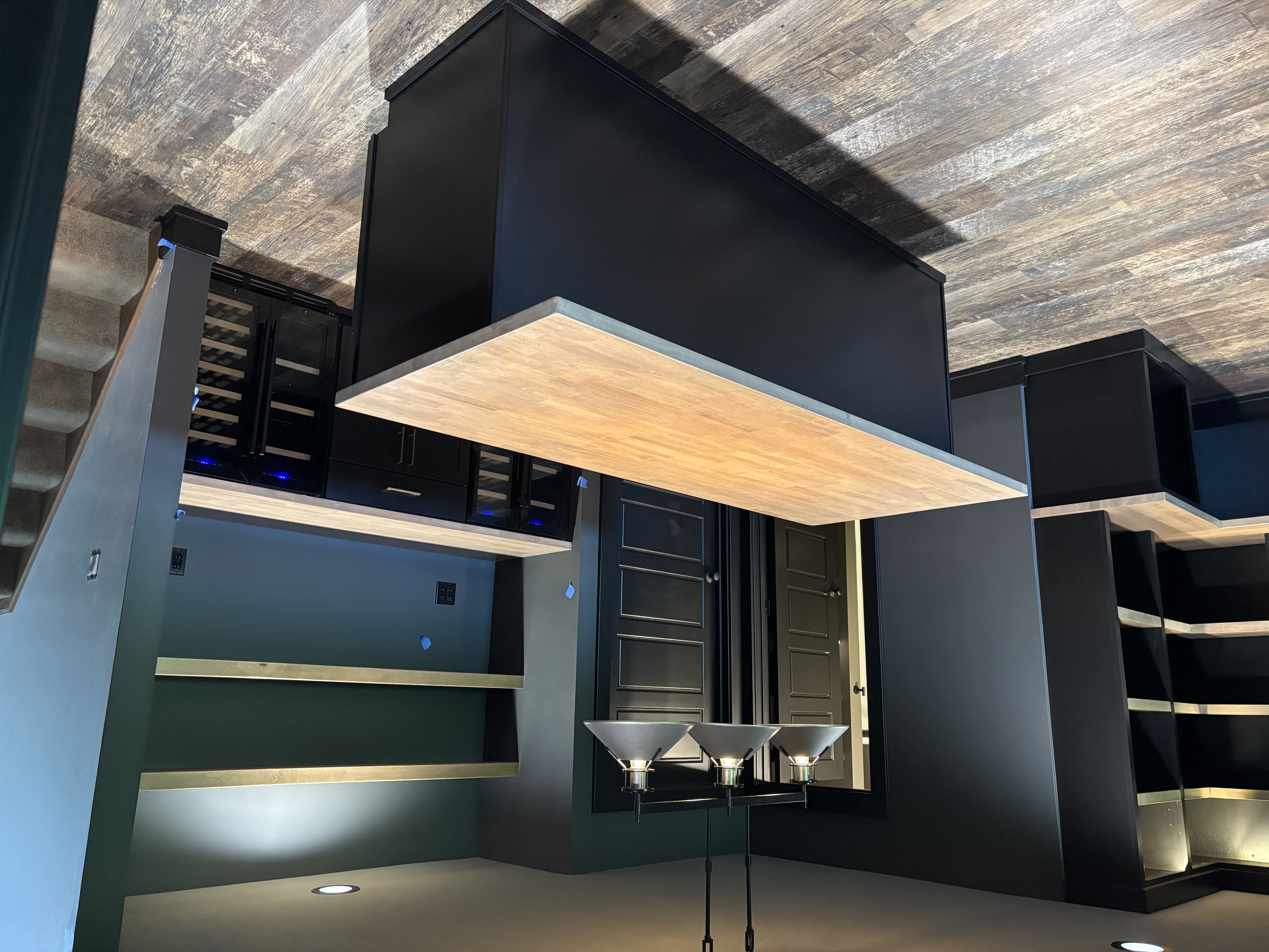 wet bar and island