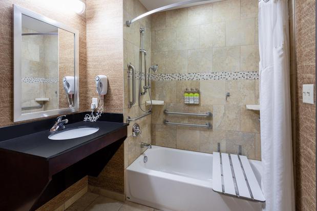 Images Holiday Inn Express & Suites Rochester – Mayo Clinic Area by IHG