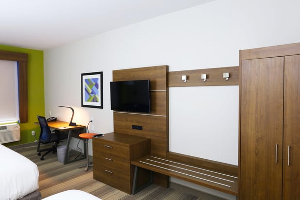 Images Holiday Inn Express & Suites Houston IAH - Beltway 8 by IHG