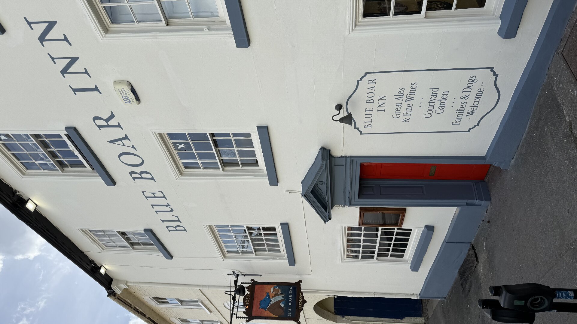 Images The Blue Boar