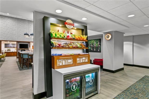 Images Hampton Inn & Suites Baltimore/Woodlawn
