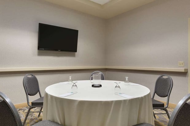 Images Embassy Suites by Hilton Newark Wilmington South
