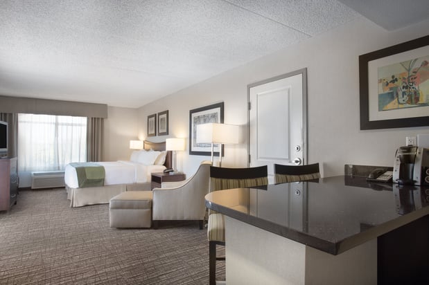 Images Holiday Inn & Suites Scottsdale North - Airpark by IHG