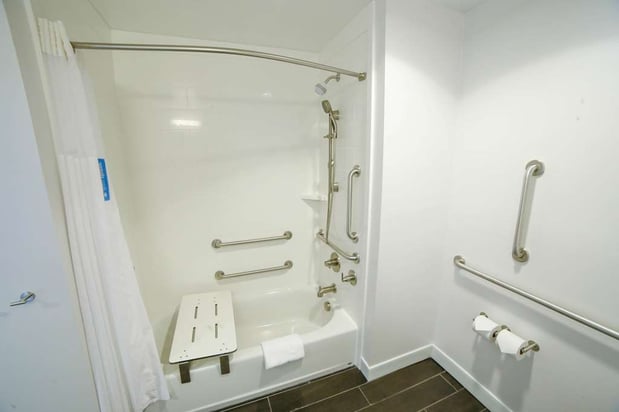 Images Hampton Inn & Suites Forest City