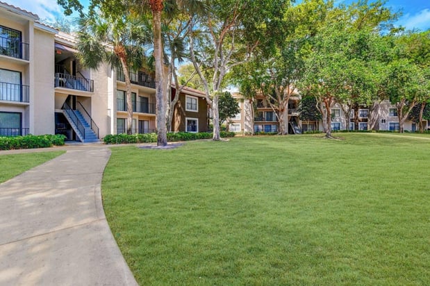 Images Village Place Apartment Homes