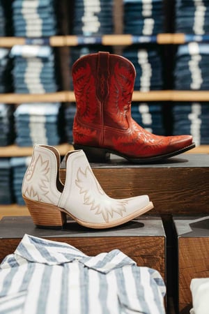 Images Ariat Brand Shop