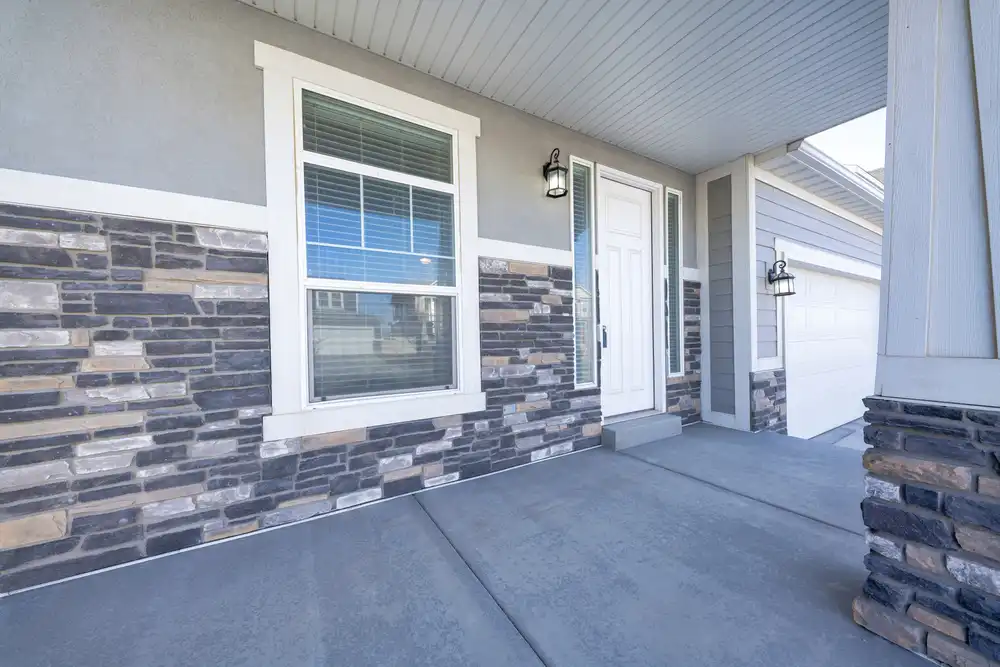 Buffalo Roofing & Exteriors Image