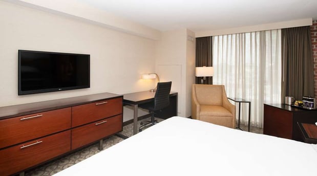 Images DoubleTree by Hilton Hotel & Suites Charleston Airport