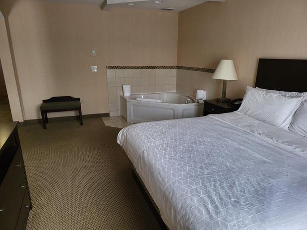 Images Holiday Inn Express & Suites Dayton North - Tipp City, an IHG Hotel