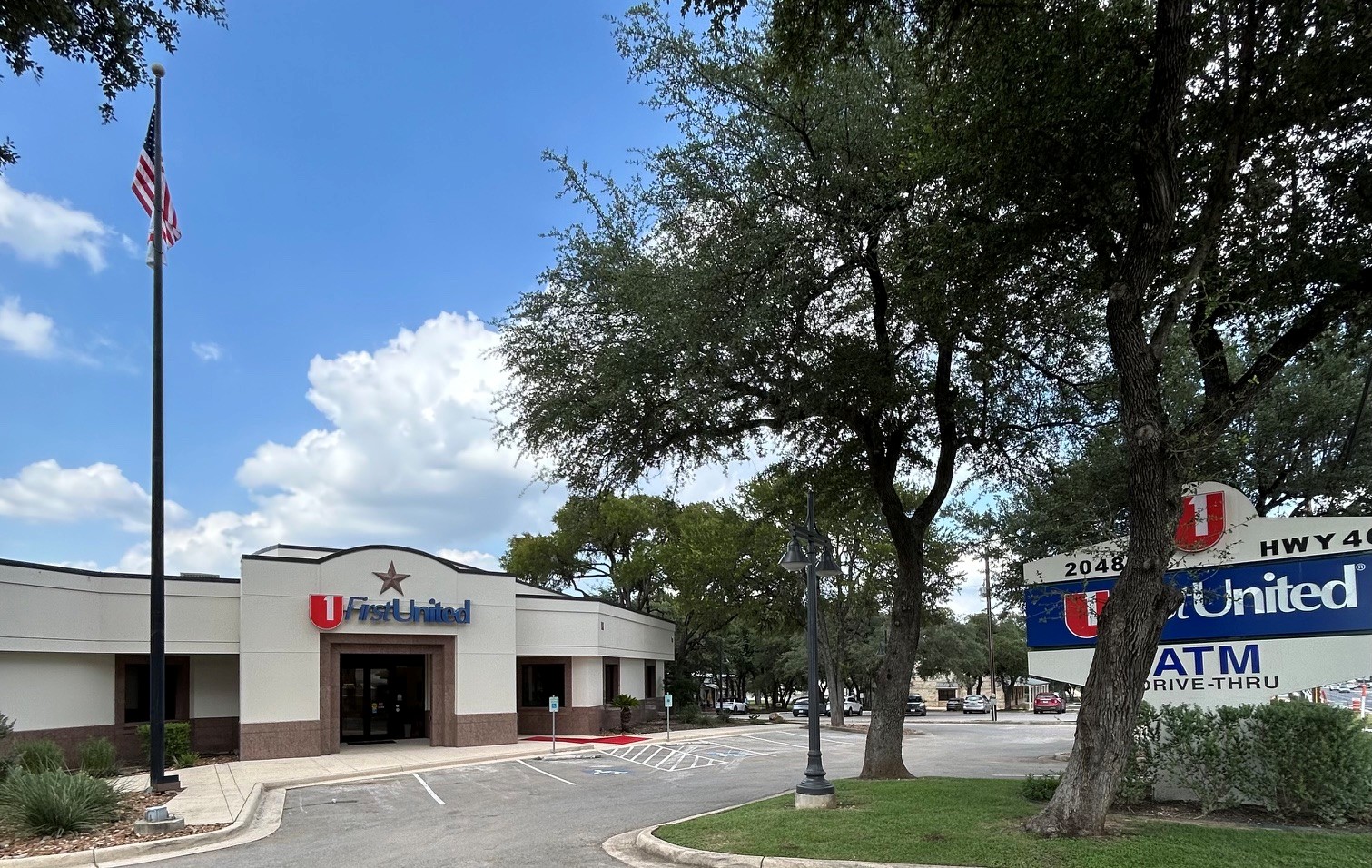 First United Bank - Bulverde - exterior parking lot