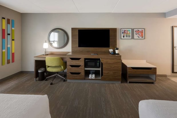 Images Hampton Inn & Suites Fredericksburg-at Celebrate Virginia