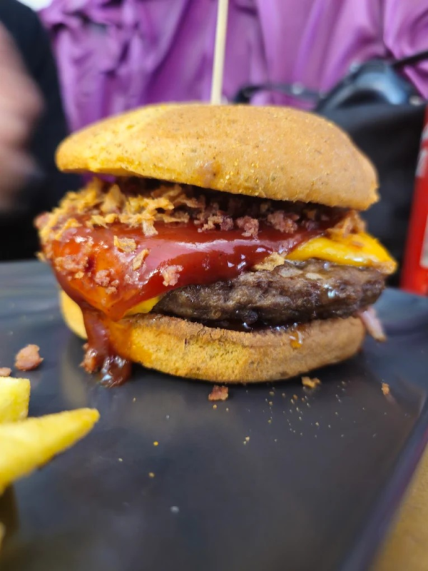 Images Excalibur Burger Pub