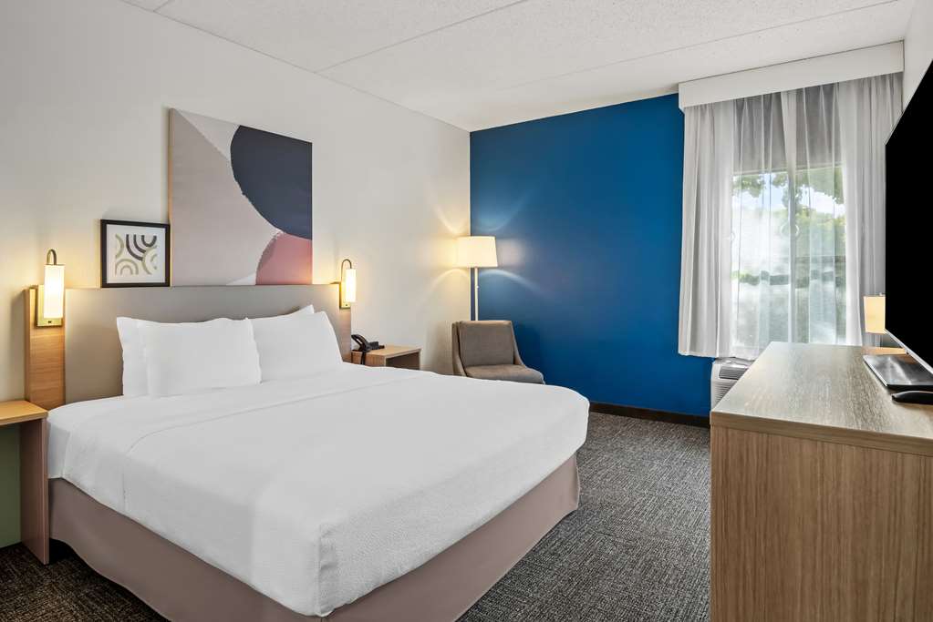 Guest room