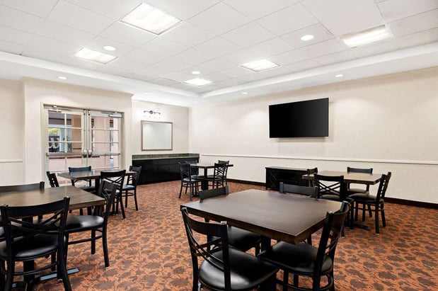 Images Best Western Ontario Mills Mall