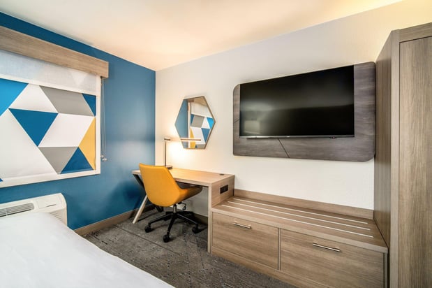 Images Holiday Inn Express & Suites Phoenix - Mesa West by IHG