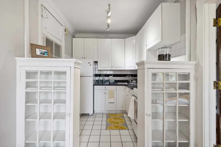 Images The Bryant at Oak Park I & II Apartments