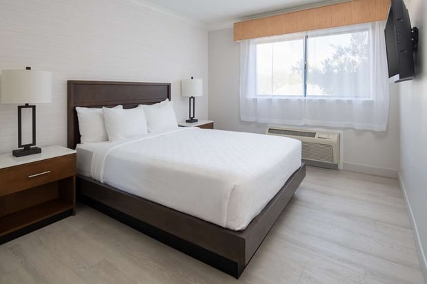 Images Best Western Plus All Suites Inn