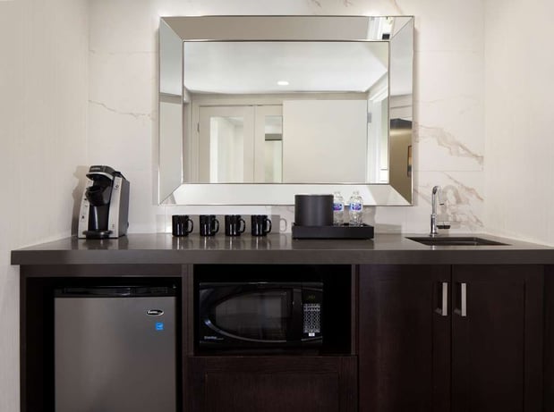 Images Embassy Suites by Hilton Philadelphia Airport