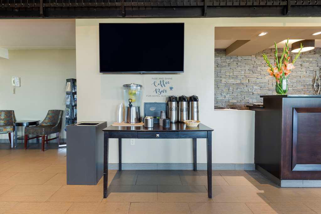 Best Western Pembroke Inn & Conference Centre à Pembroke: Complimentary Coffee