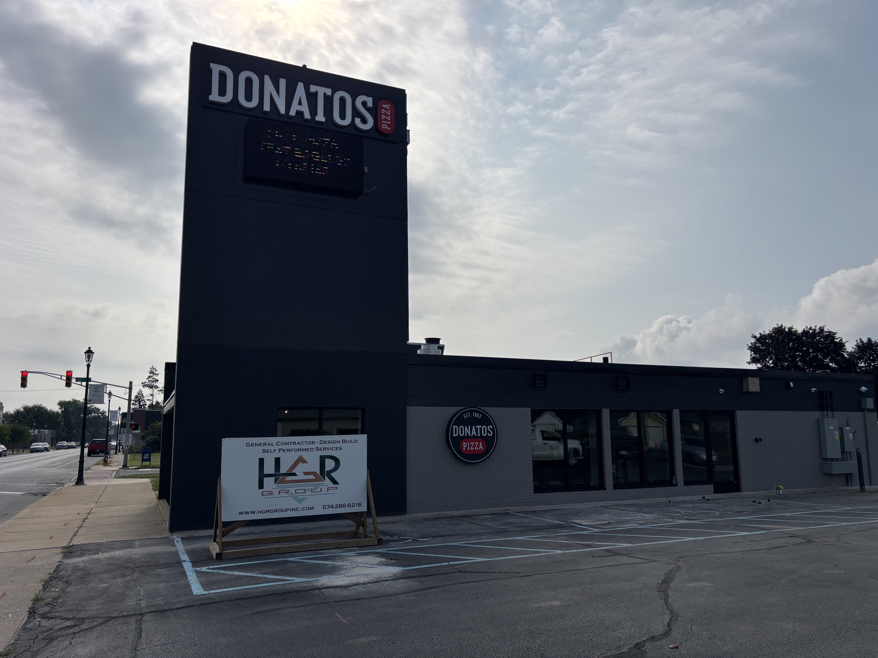 Outside image of South Bend Donatos 