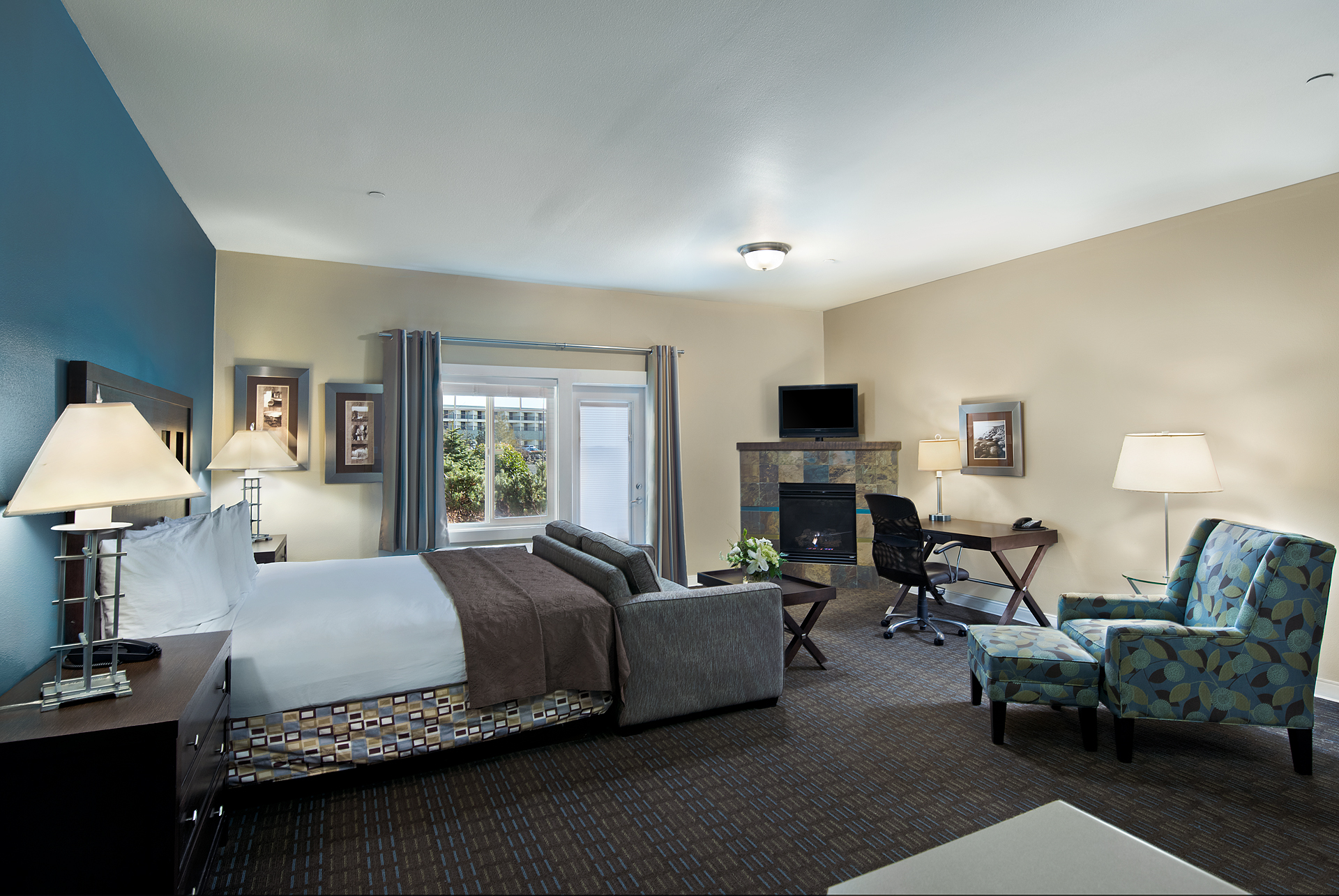 Oxford Suites Silverdale Image