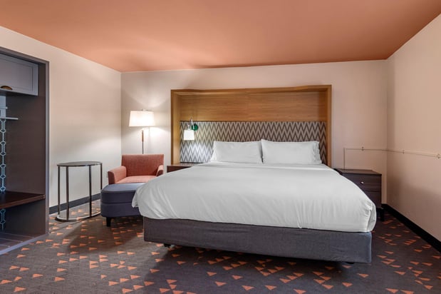 Images Holiday Inn Bangor by IHG