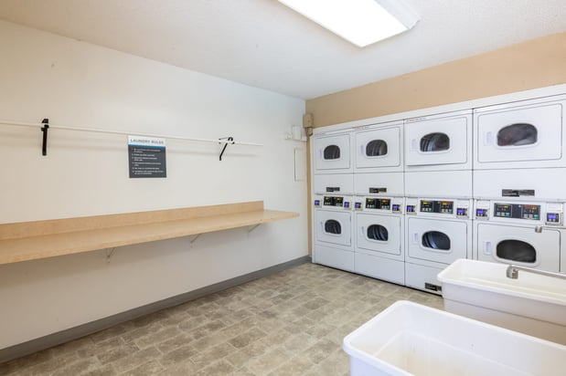 Images Campbell West Apartments