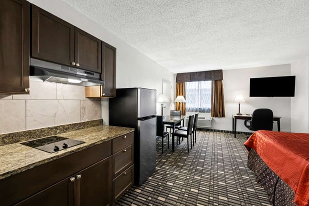 Images SureStay Plus by Best Western Lubbock Medical Center