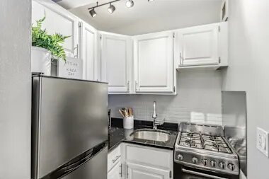 One-bedroom apartments Old Town Chicago 