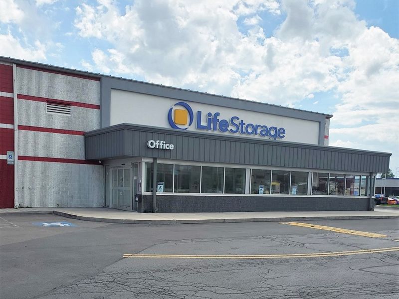 Images Life Storage - Rochester