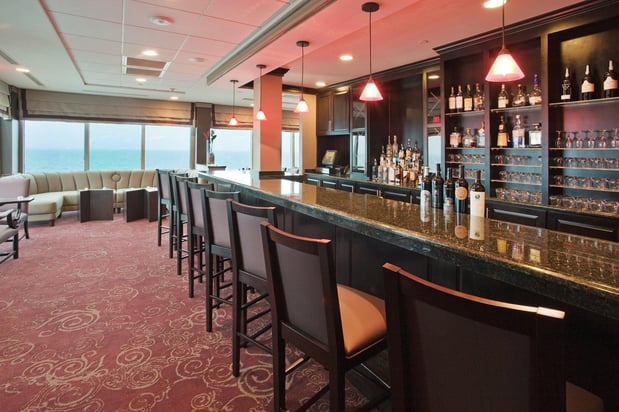 Images Holiday Inn & Suites Virginia Beach - North Beach by IHG