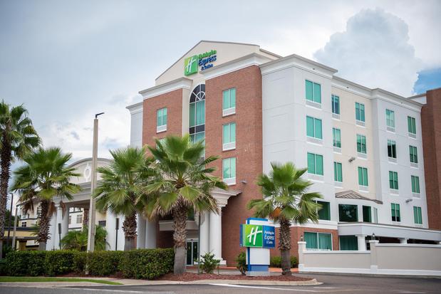Images Holiday Inn Express & Suites Chaffee-Jacksonville West, an IHG Hotel
