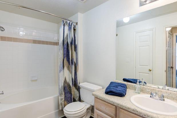 Images River Walk Apartment Homes