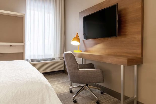Images Hampton Inn by Hilton Rockford