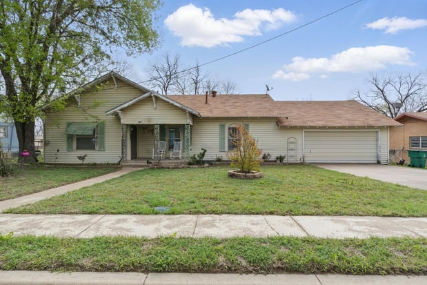 Images Moore Home & Ranch Realty