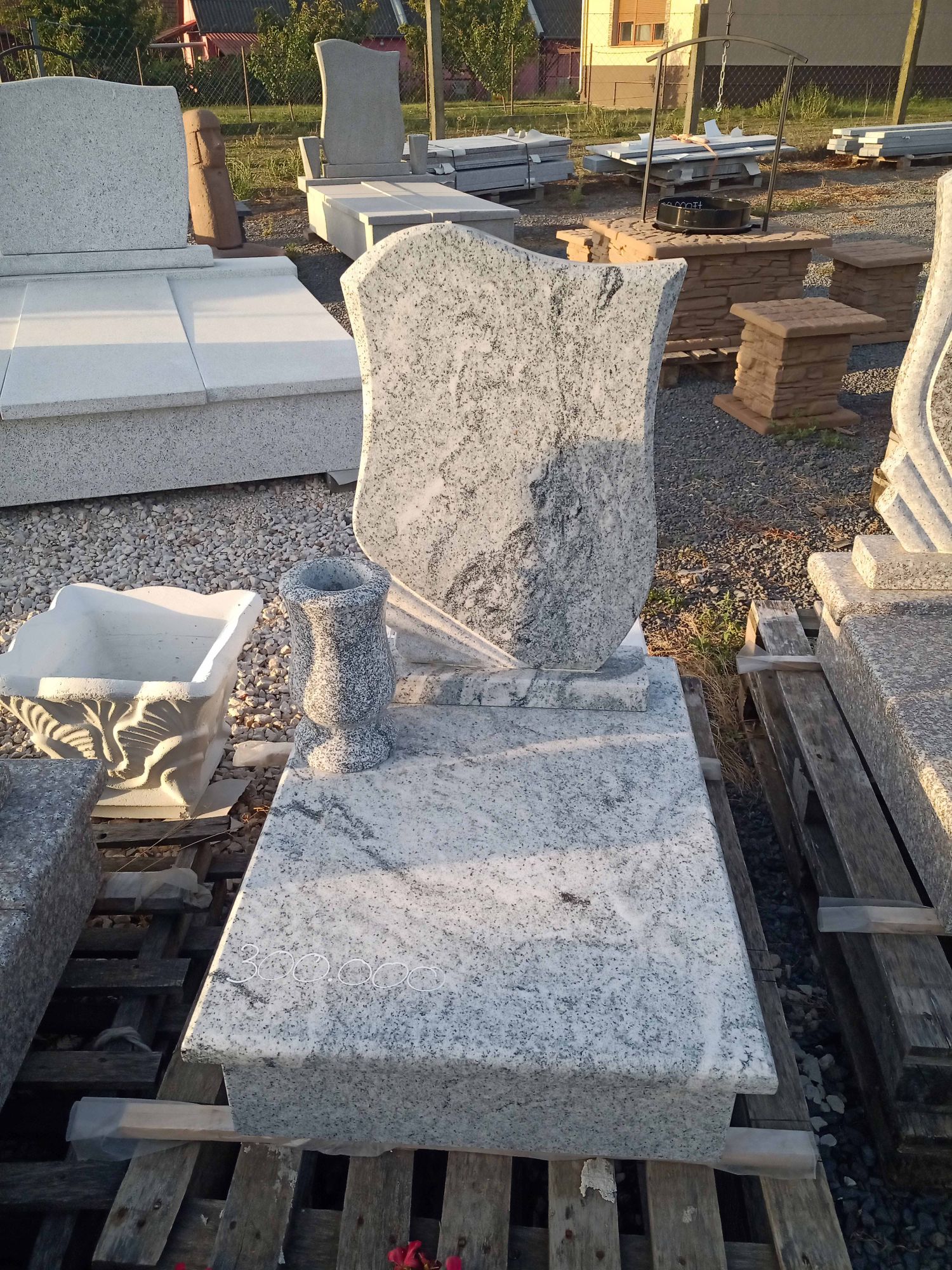 Images VARGA ZOLTÁN KŐFARAGÓ-MŰKŐKÉSZÍTŐ