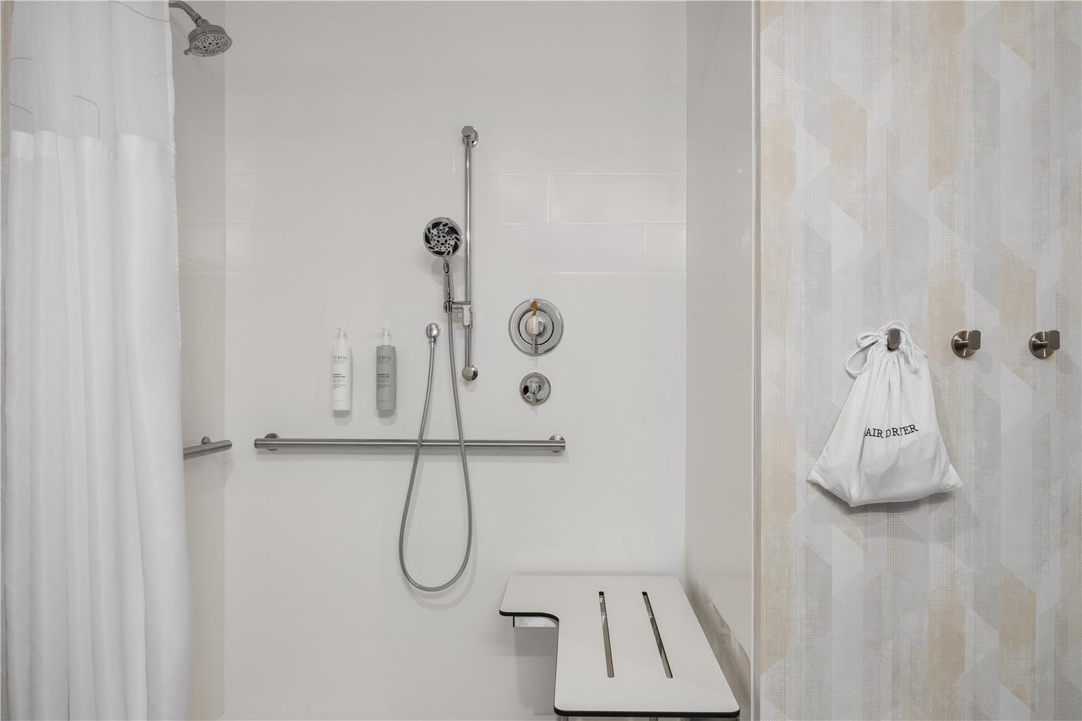 Guest room bath