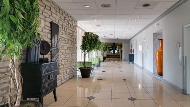 Images Holiday Inn Manhattan at the Campus by IHG