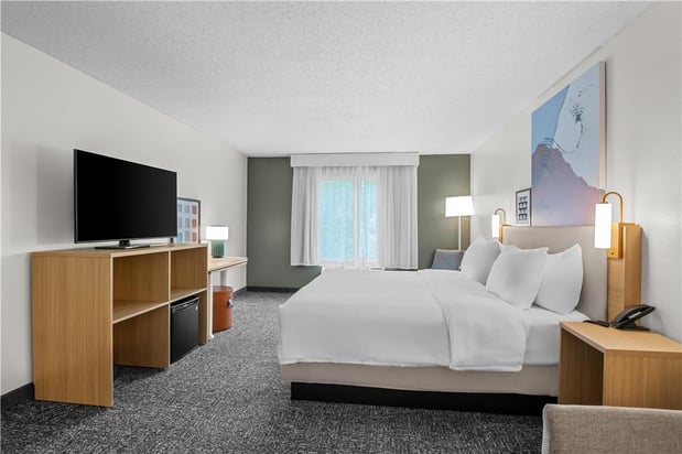 Images Spark by Hilton Traverse City