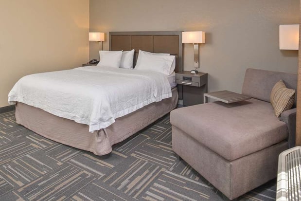 Images Hampton Inn closest to Universal Orlando