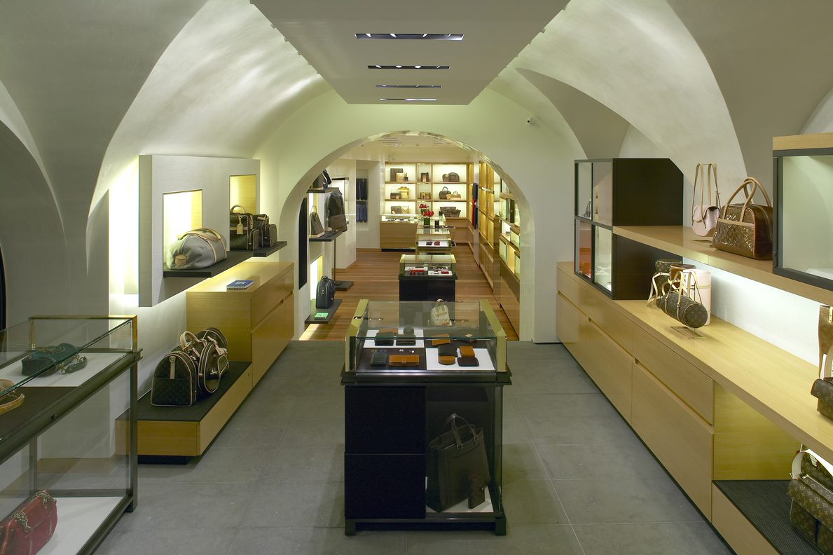 Louis Vuitton Firenze - Pelletteria E Articoli Da Viaggio (Dettaglio) a  Firenze (indirizzo, orari di apertura, recensioni, TEL: 02006608) -  Infobel