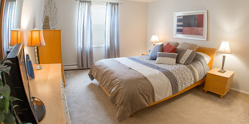 Images 200 West Apartments