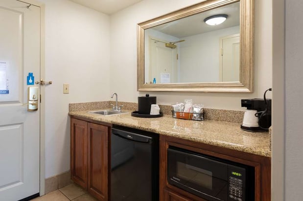 Images Hampton Inn & Suites Baton Rouge - I-10 East